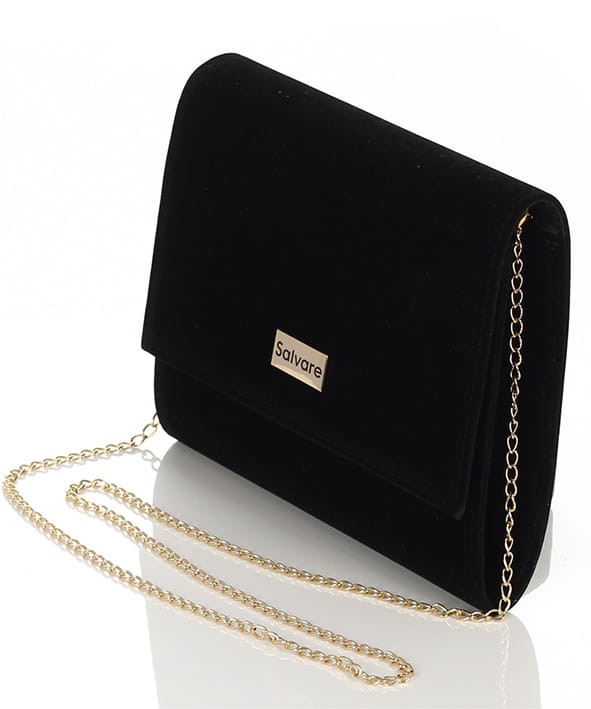 Zamszowa czarna kopertówka na łańcuszku