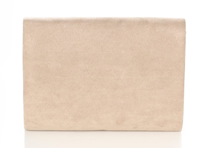 Zamszowa kopertówka na łańcuszku beżowa