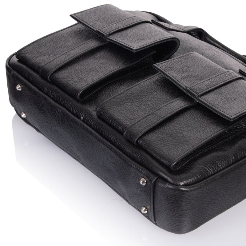 Czarna skórzana torba na ramię