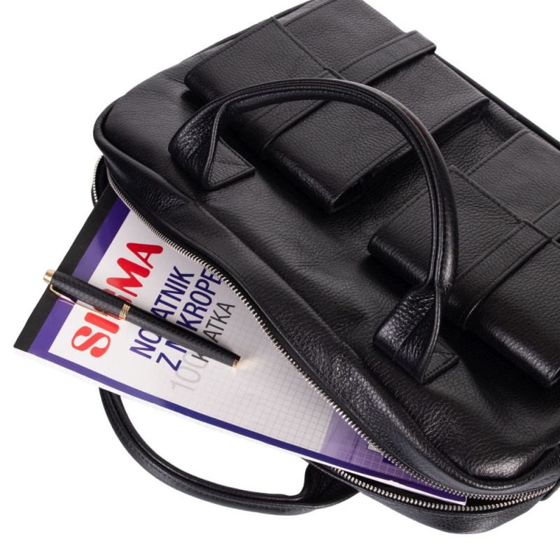 Czarna skórzana torba na ramię