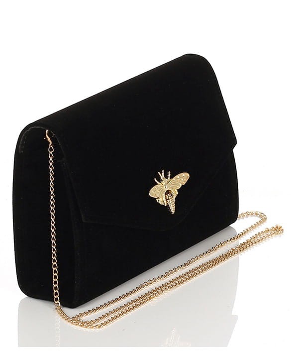Czarna zamszowa kopertówka na łańcuszku