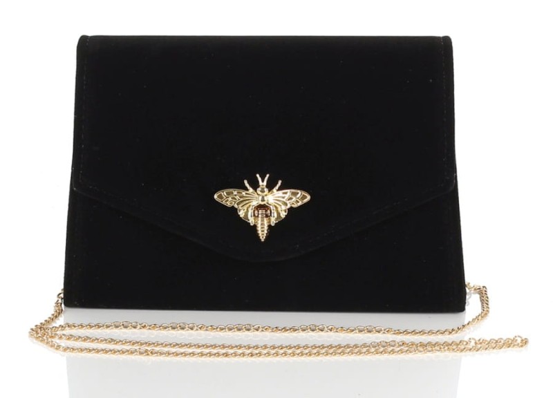 Czarna zamszowa kopertówka na łańcuszku