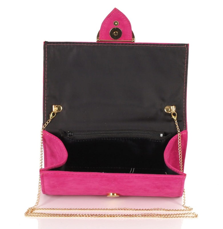Zamszowa różowa kopertówka na łańcuszku