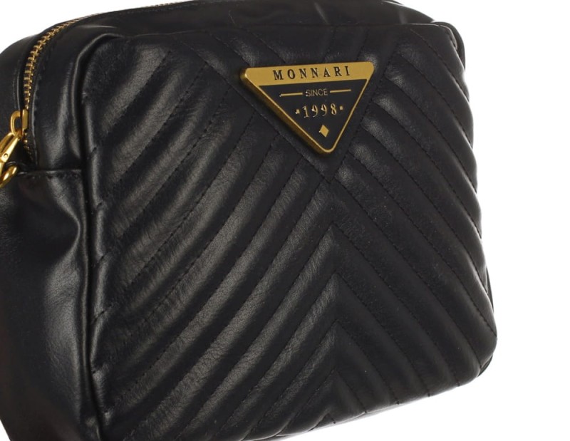 Zgrabna czarna listonoszka Monnari