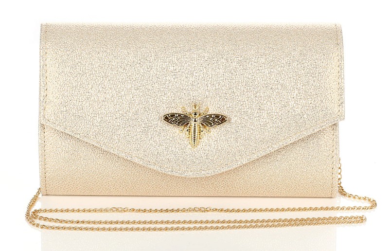 Beżowo złota zgrabna kopertówka na łańcuszku Ważka