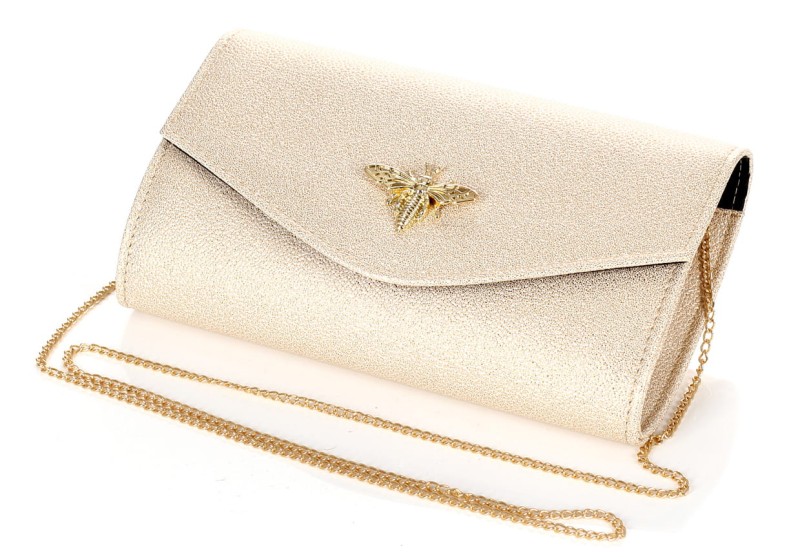 Beżowo złota zgrabna kopertówka na łańcuszku Ważka