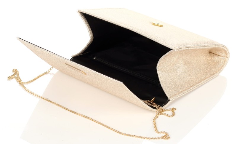 Beżowa pojemna kopertówka na złotym łańcuszku