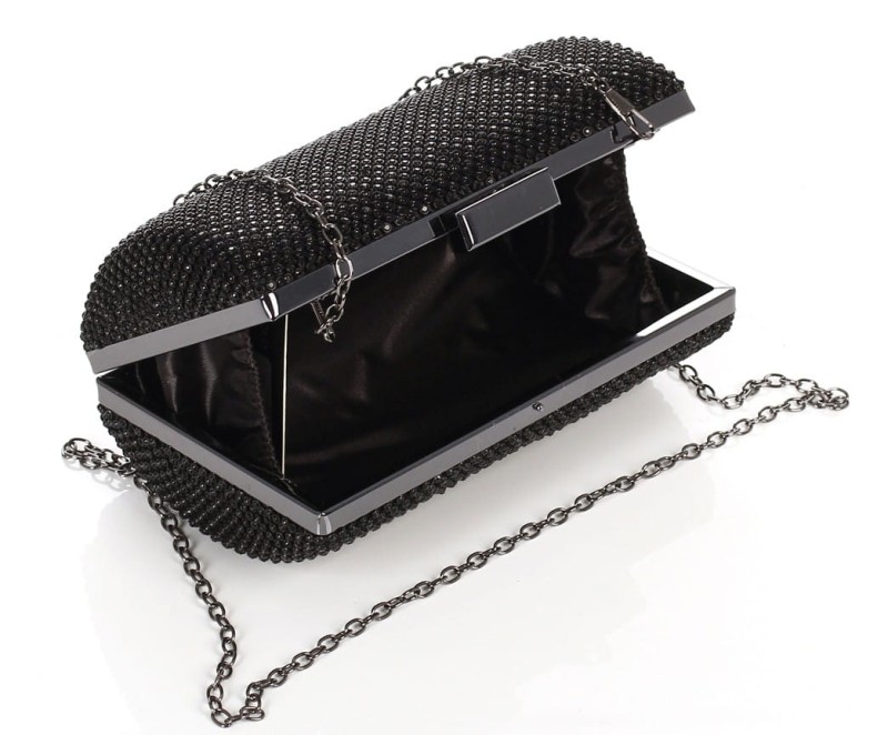 Czarna kopertówka torebka wizytowa na łańcuszku Puzderko