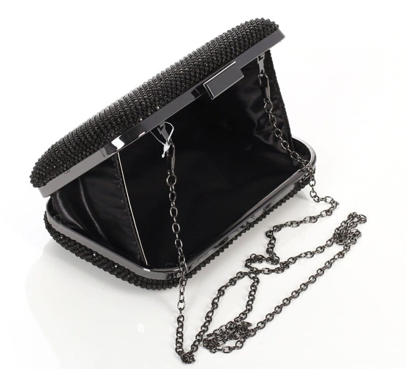 Czarna kopertówka torebka wizytowa na łańcuszku Puzderko