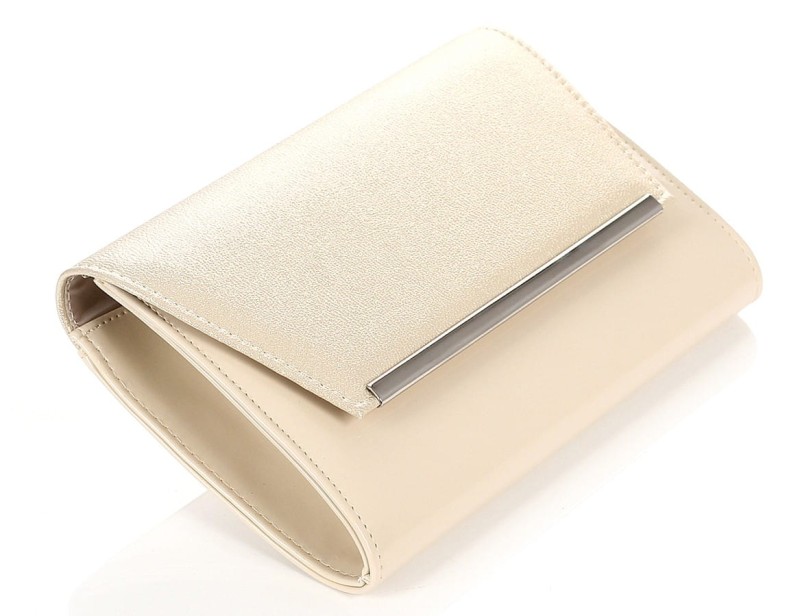 Duża beżowa torebka kopertówka na pasku