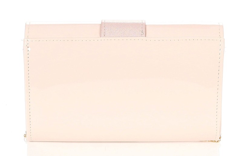 SALVARE Różowa lakierowana torebka kopertówka na łańcuszku