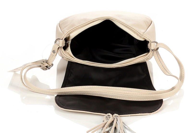 Vera Pelle Torebka skórzana listonoszka z frędzlami