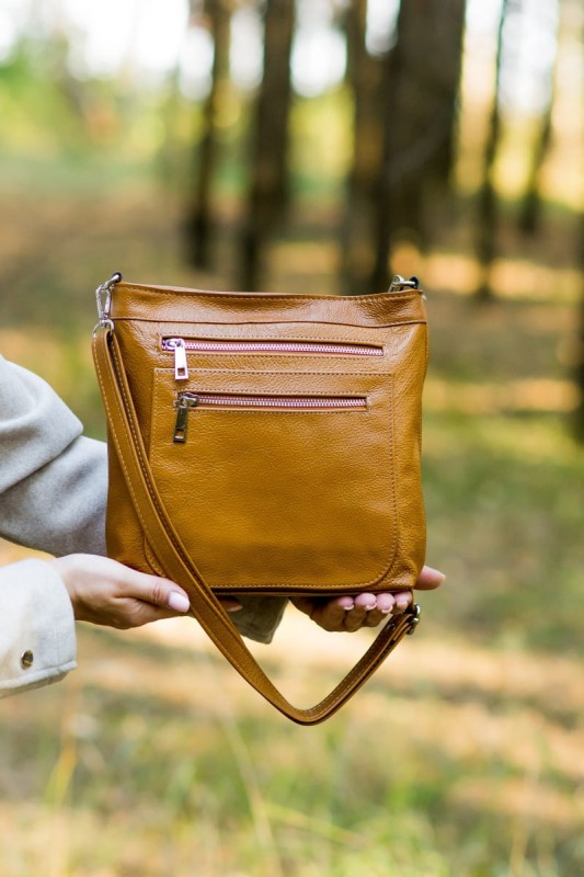 Vera Pelle Skórzana torebka listonoszka z kieszonkami