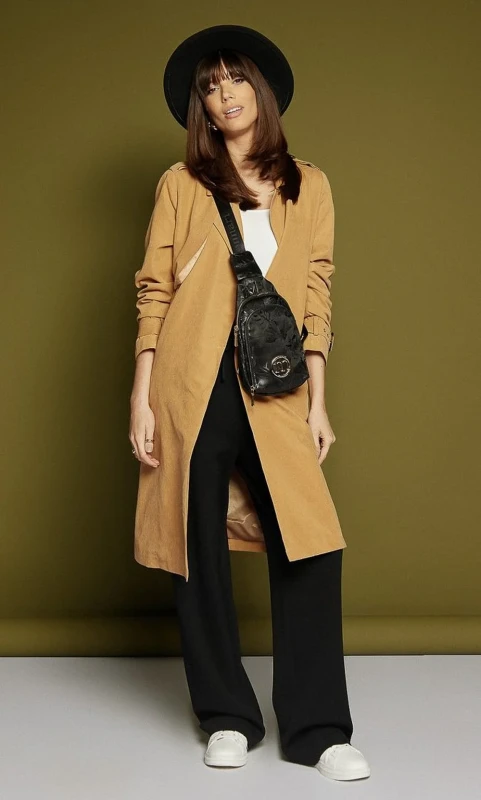 MONNARI Czarna torebka przez ramię Saszetka Phone Bag Kwiaty