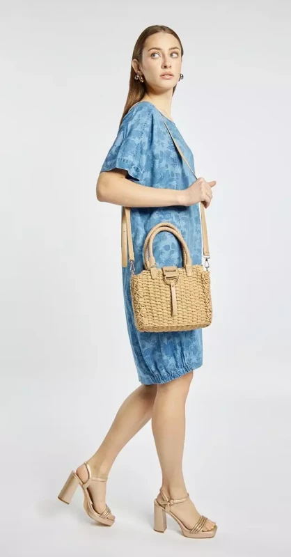 Torebka Monnari słomkowa kuferek – modna listonoszka na lato