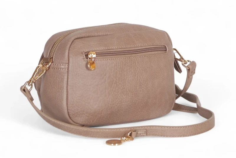 Lulu Castagnette – Torebka damska listonoszka | Złote dodatki | Kolekcja JESIEŃ/ZIMA 2025/26