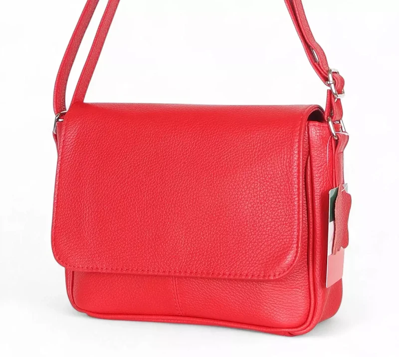 Vera Pelle – czerwona skórzana listonoszka z włoskiej skóry naturalnej