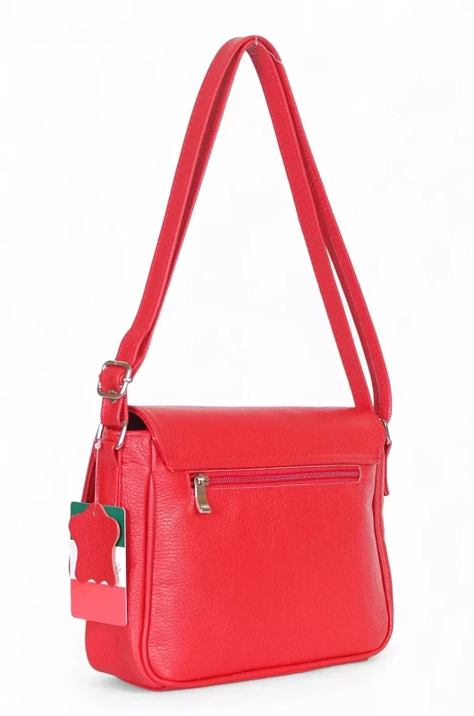 Vera Pelle – czerwona skórzana listonoszka z włoskiej skóry naturalnej