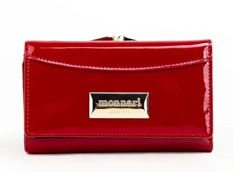 Portfel damski skórzany Monnari czerwony lakier – elegancki portfel do torebki | centrummodnychtorebek.pl