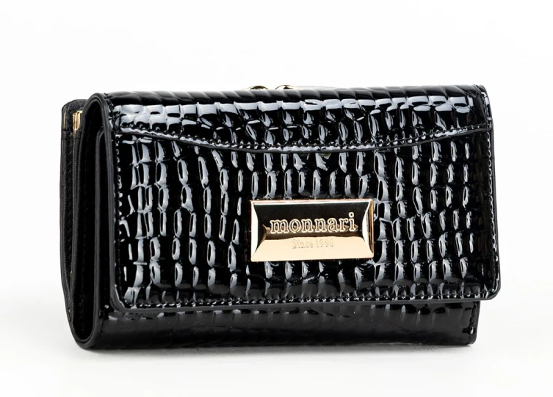 Portfel damski skórzany Monnari czarny lakier wężowa faktura – elegancki i praktyczny