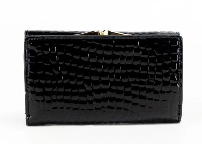 Portfel damski skórzany Monnari czarny lakier wężowa faktura – elegancki i praktyczny