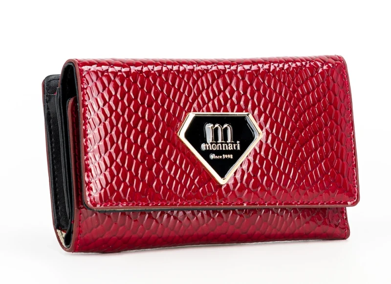 Portfel damski skórzany Monnari czerwony lakier wężowa faktura – elegancki i praktyczny