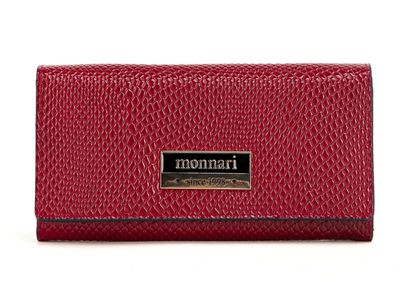 Duży portfel damski skórzany Monnari czerwony lakier wężowa faktura – elegancki i praktyczny