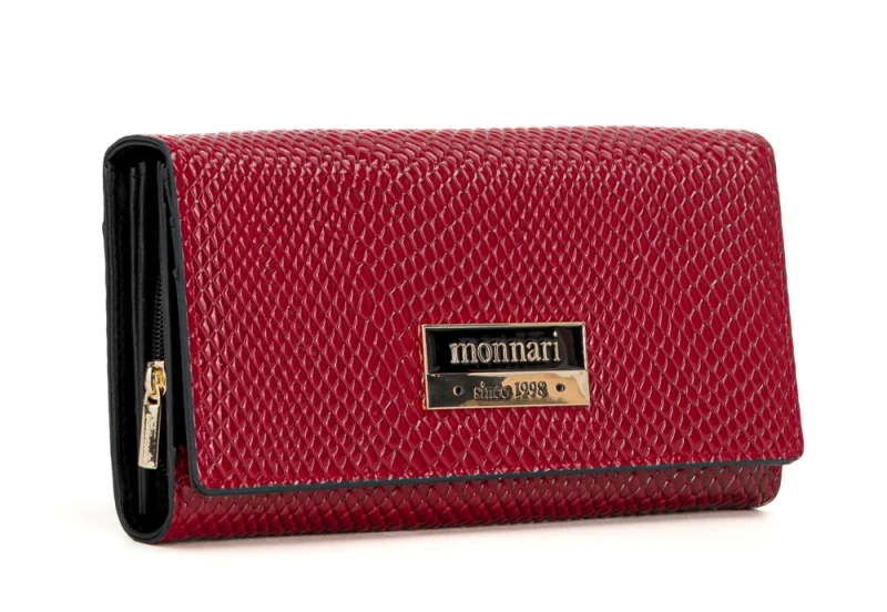 Duży portfel damski skórzany Monnari czerwony lakier wężowa faktura – elegancki i praktyczny