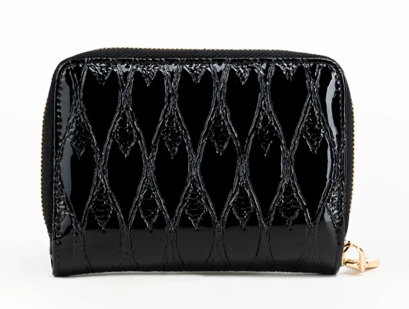 Zgrabny portfel damski skórzany Monnari czarny lakier skóra węża – elegancki i praktyczny