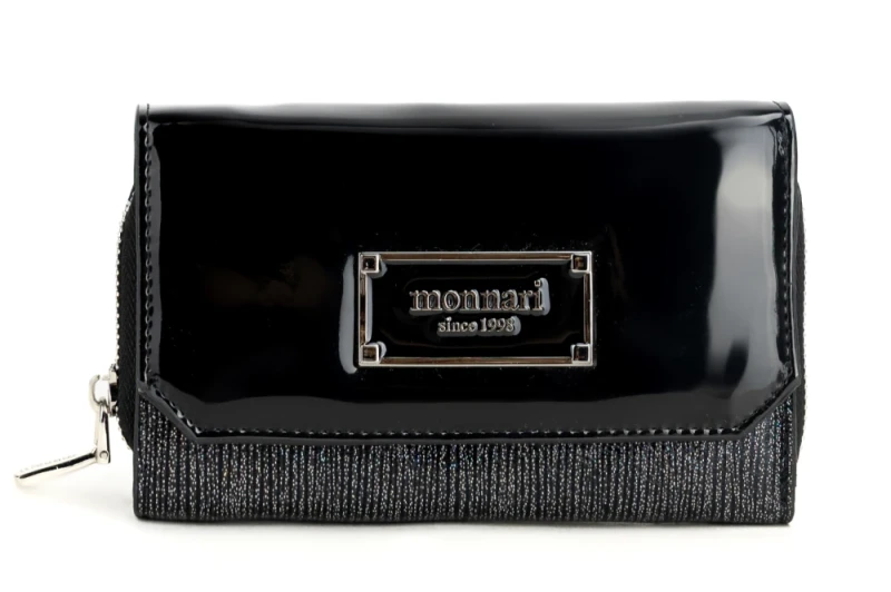 Portfel damski Monnari lakierowany i prążkowany – elegancki portfel ze skóry ekologicznej