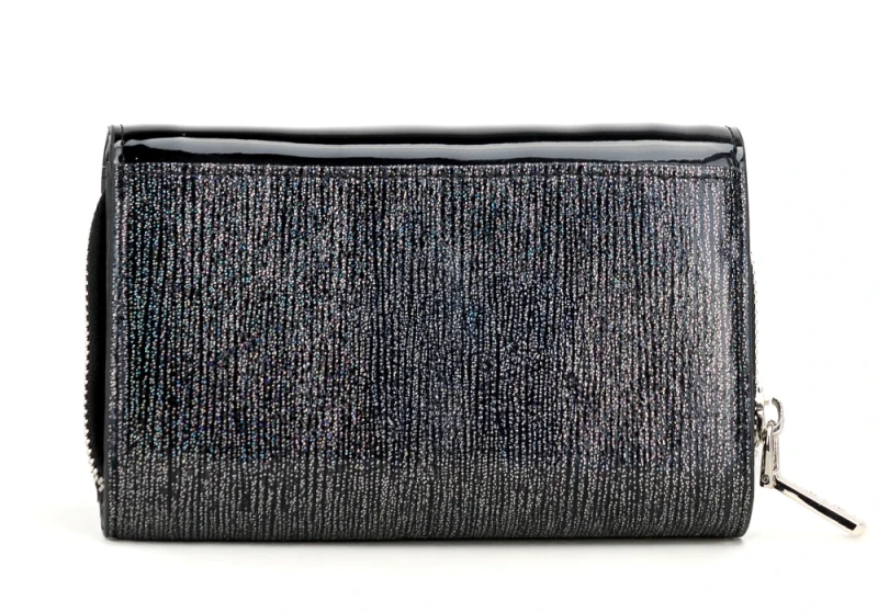 Portfel damski Monnari lakierowany i prążkowany – elegancki portfel ze skóry ekologicznej