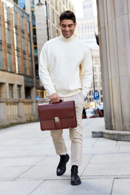 Męska aktówka skórzana brązowa – elegancki neseser ze skóry naturalnej na dokumenty A4