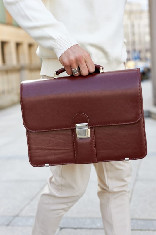 Męska aktówka skórzana brązowa – elegancki neseser ze skóry naturalnej na dokumenty A4