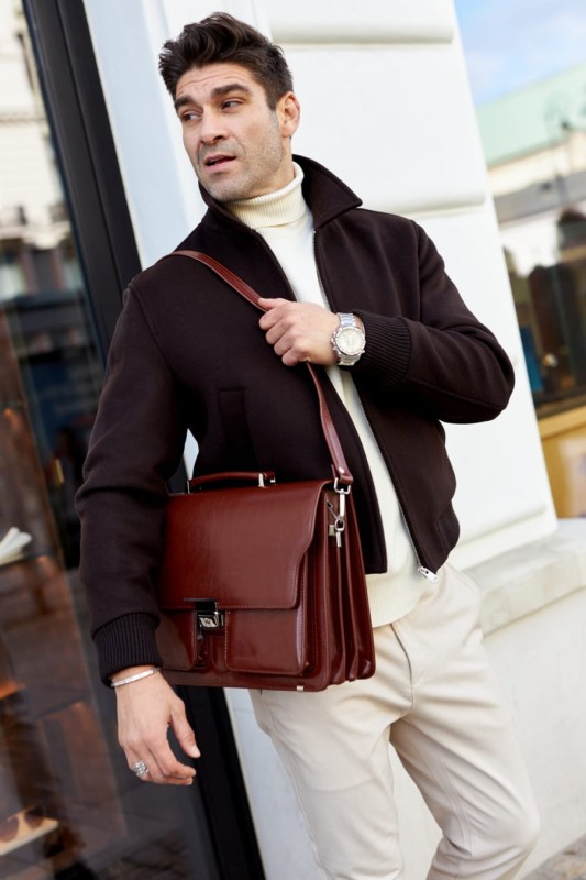 Skórzana teczka męska brązowa – elegancka aktówka z trzema komorami