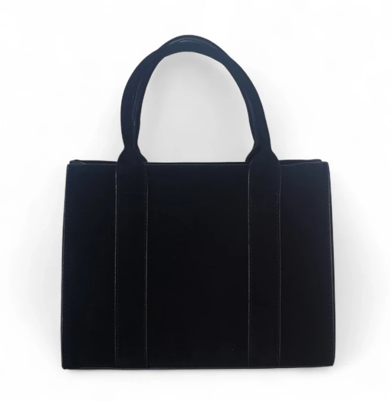 Torebka damska Flora&amp;Co – czarny zamszowy kuferek z paskiem