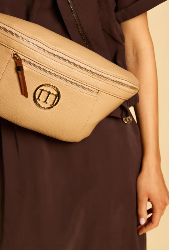 Elegancka Torebka Nerka Damska MONNARI z Szerokim Paskiem i Brelokiem