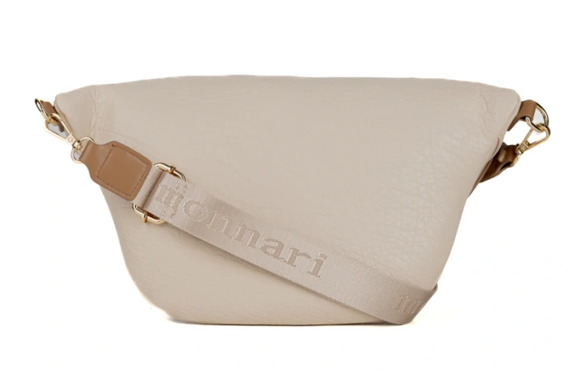 Elegancka Torebka Nerka Damska MONNARI z Szerokim Paskiem i Brelokiem