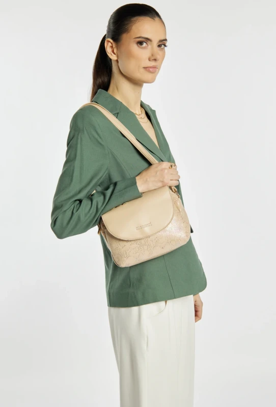 Wzorzysta Torebka Listonoszka MONNARI z Klapą – Mieniący się Materiał i Złote Detale