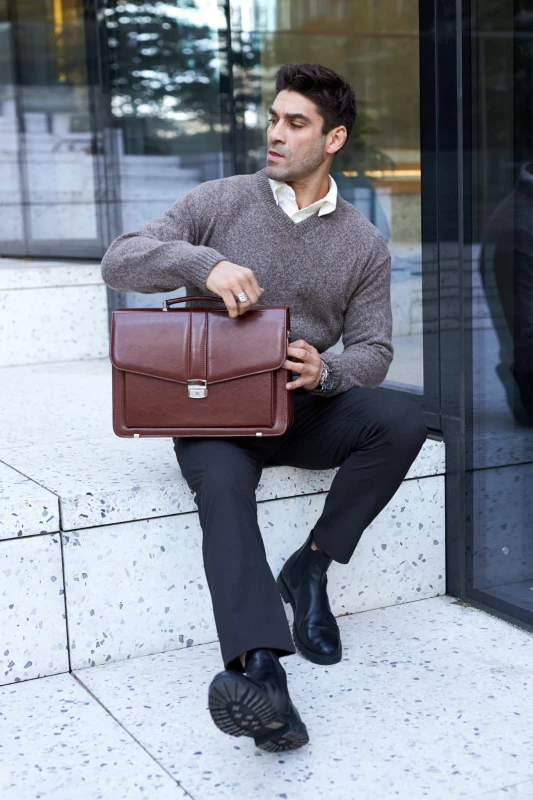 Brązowa aktówka skórzana TS11