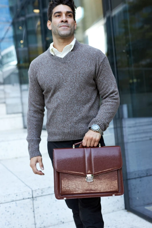 Brązowa aktówka skórzana TS11