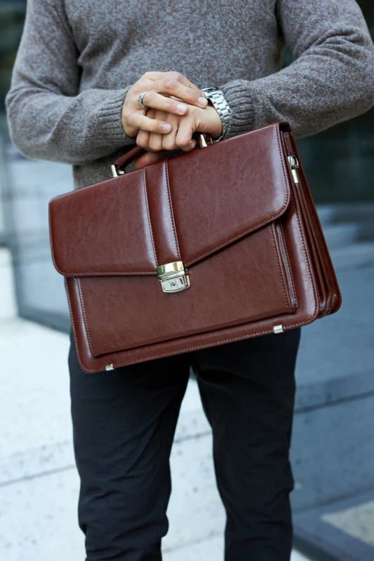 Brązowa aktówka skórzana TS11