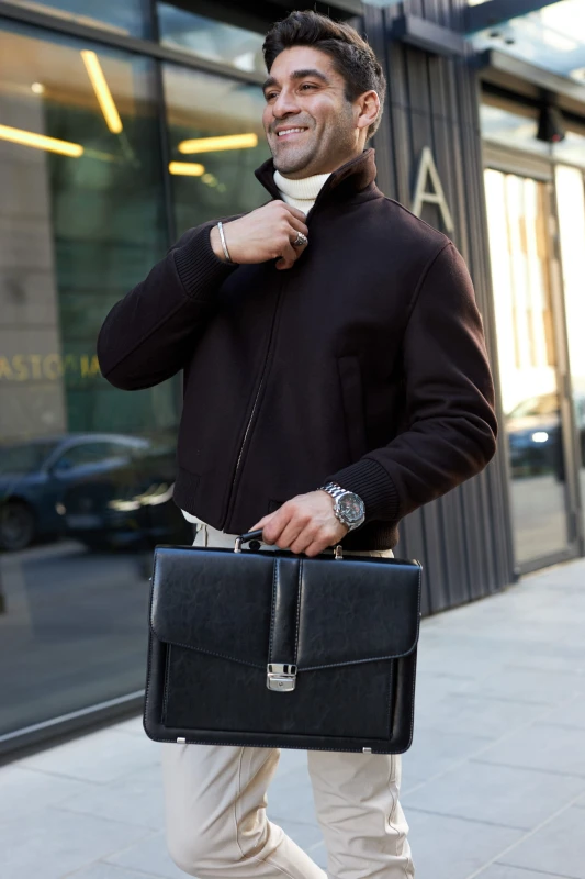 Skórzana aktówka męska na laptopa – Teczka na dokumenty A4 | Polski Producent