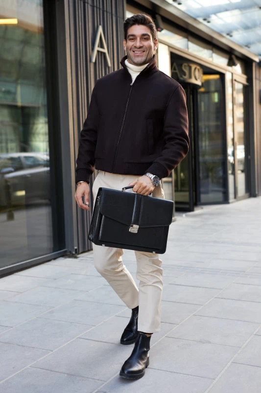 Skórzana aktówka męska na laptopa – Teczka na dokumenty A4 | Polski Producent