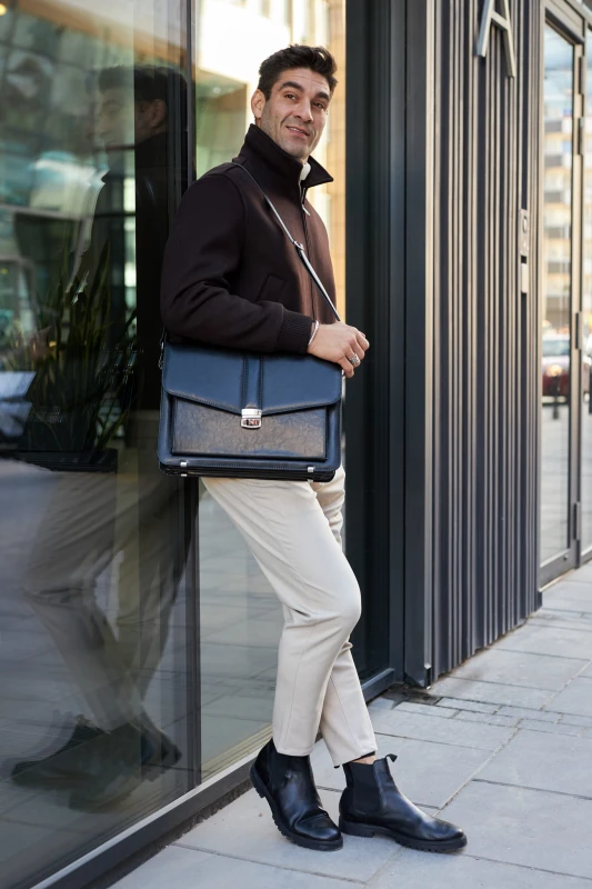 Skórzana aktówka męska na laptopa – Teczka na dokumenty A4 | Polski Producent