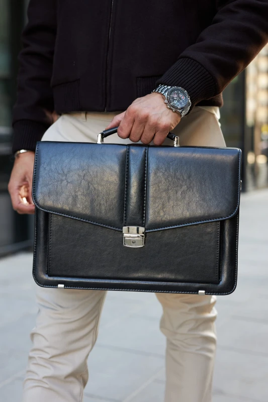 Skórzana aktówka męska na laptopa – Teczka na dokumenty A4 | Polski Producent