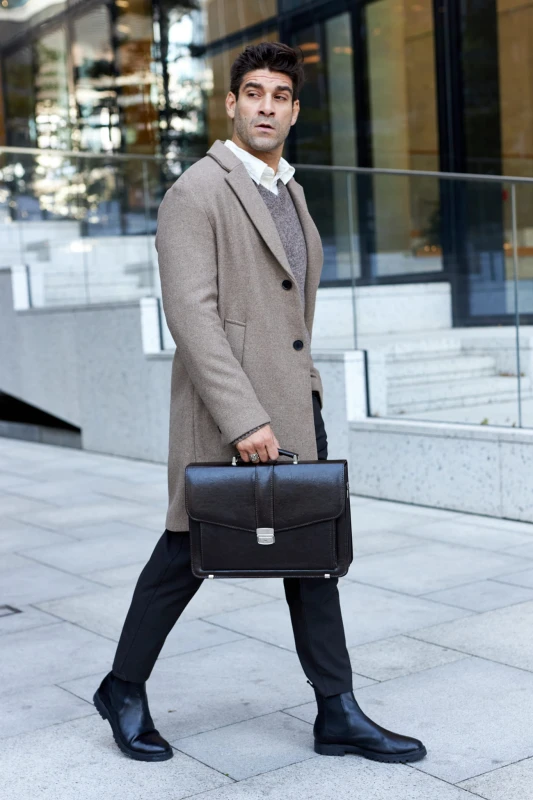 Skórzana aktówka męska na laptopa – Teczka na dokumenty A4 | Polski Producent