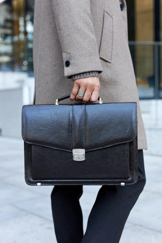 Skórzana aktówka męska na laptopa – Teczka na dokumenty A4 | Polski Producent