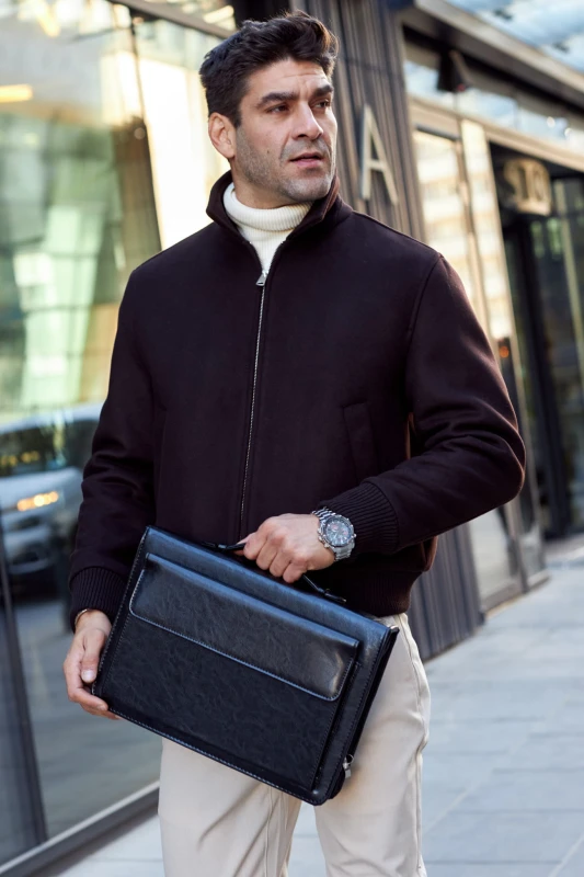 Elegancka Aktówka Męska Skórzana A4 – Czarna Biurowa Torba na Dokumenty z Ringami