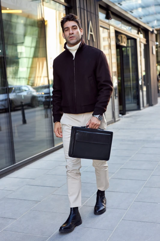 Elegancka Aktówka Męska Skórzana A4 – Czarna Biurowa Torba na Dokumenty z Ringami