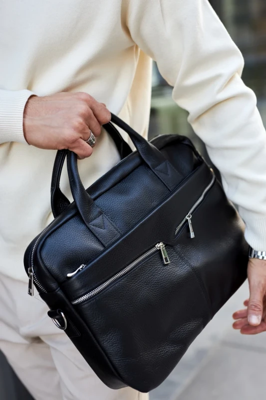 Torba męska skórzana czarna Tizano z kieszeniami i paskiem Skóra naturalna